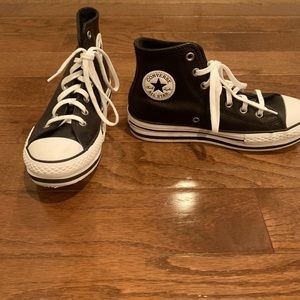 Black Leather Chuck Taylor Girls Converse Size2.5